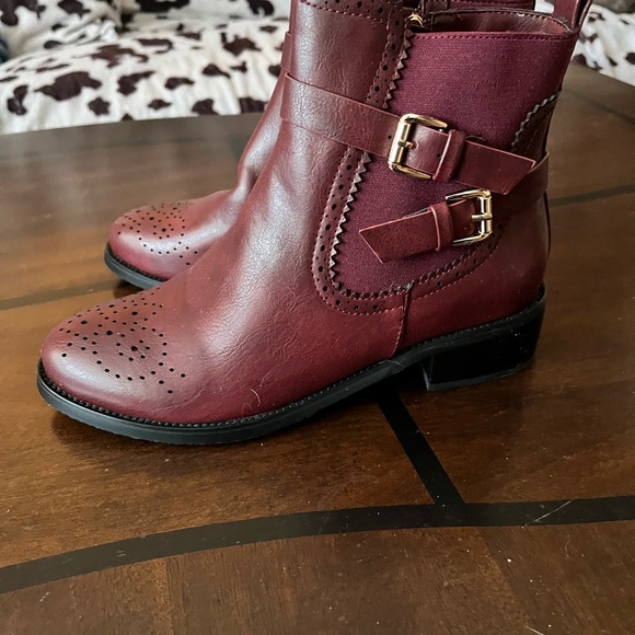 Brand new leather boots! Size 7 - Picture 4 of 4